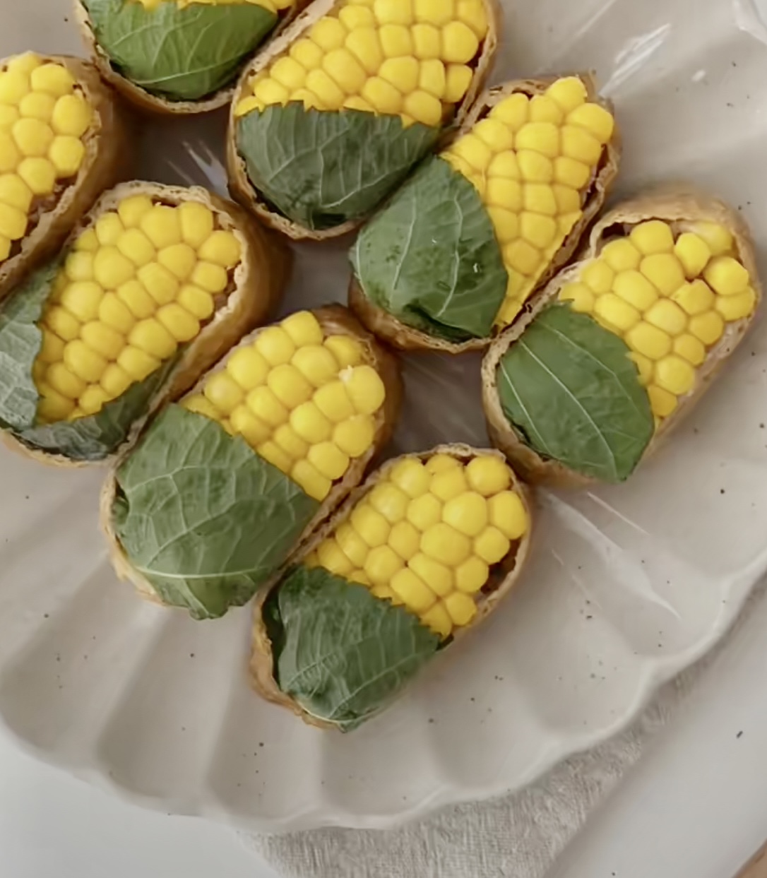 [키즈/부모분리] 💜제철 옥수수 참치, 계란 키즈 유부초밥의 썸네일 이미지입니다.