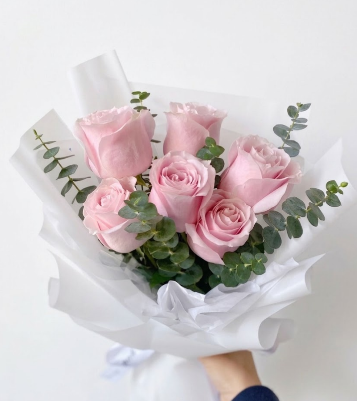 봄날의 장미 미니 꽃다발.의 썸네일 이미지입니다.