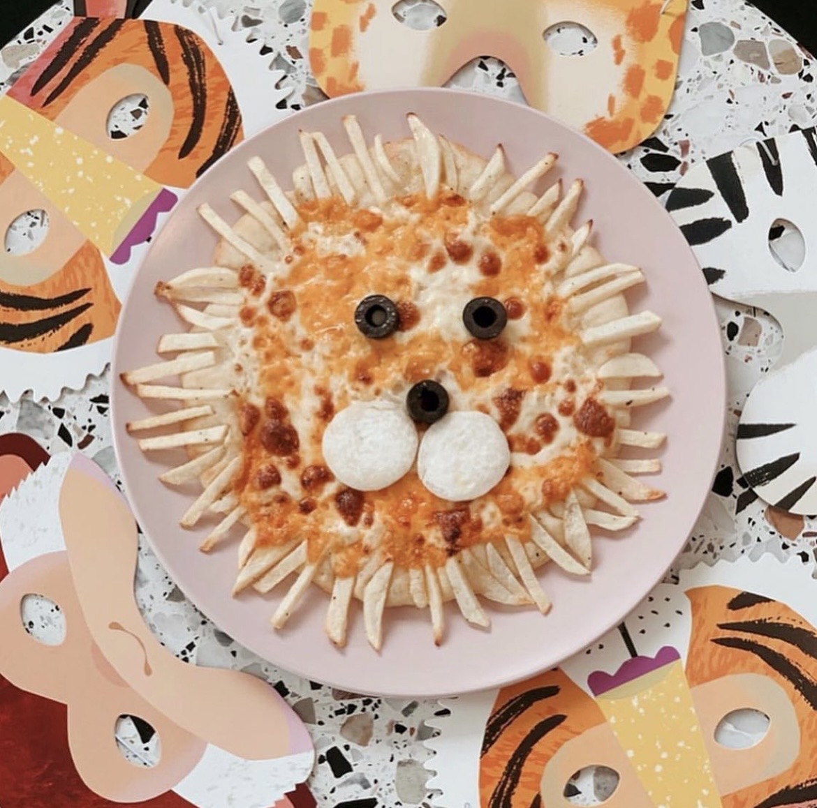 🦁사자얼굴감자피자 만들기🦁의 썸네일 이미지입니다.